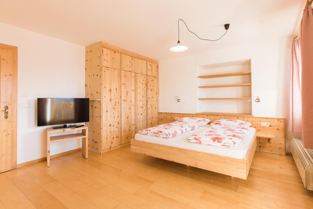 Zolerhof Apartment Велтурно Екстериор снимка