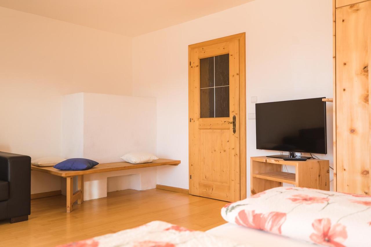 Zolerhof Apartment Велтурно Екстериор снимка
